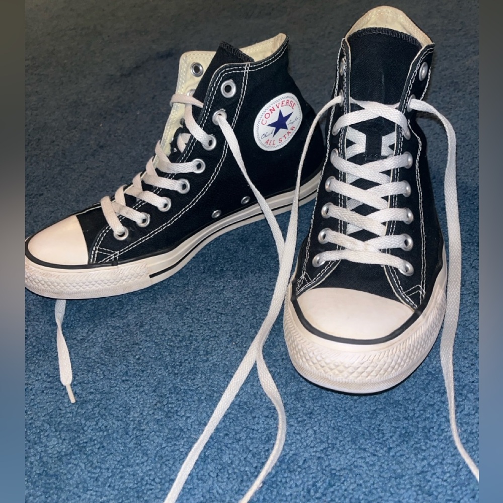 Converse Chuck Taylor All-Star Canvas High Top Sneakers, Women’s Size 9 US